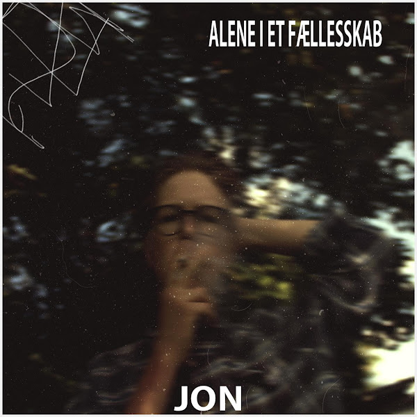 Alene i et fællesskab